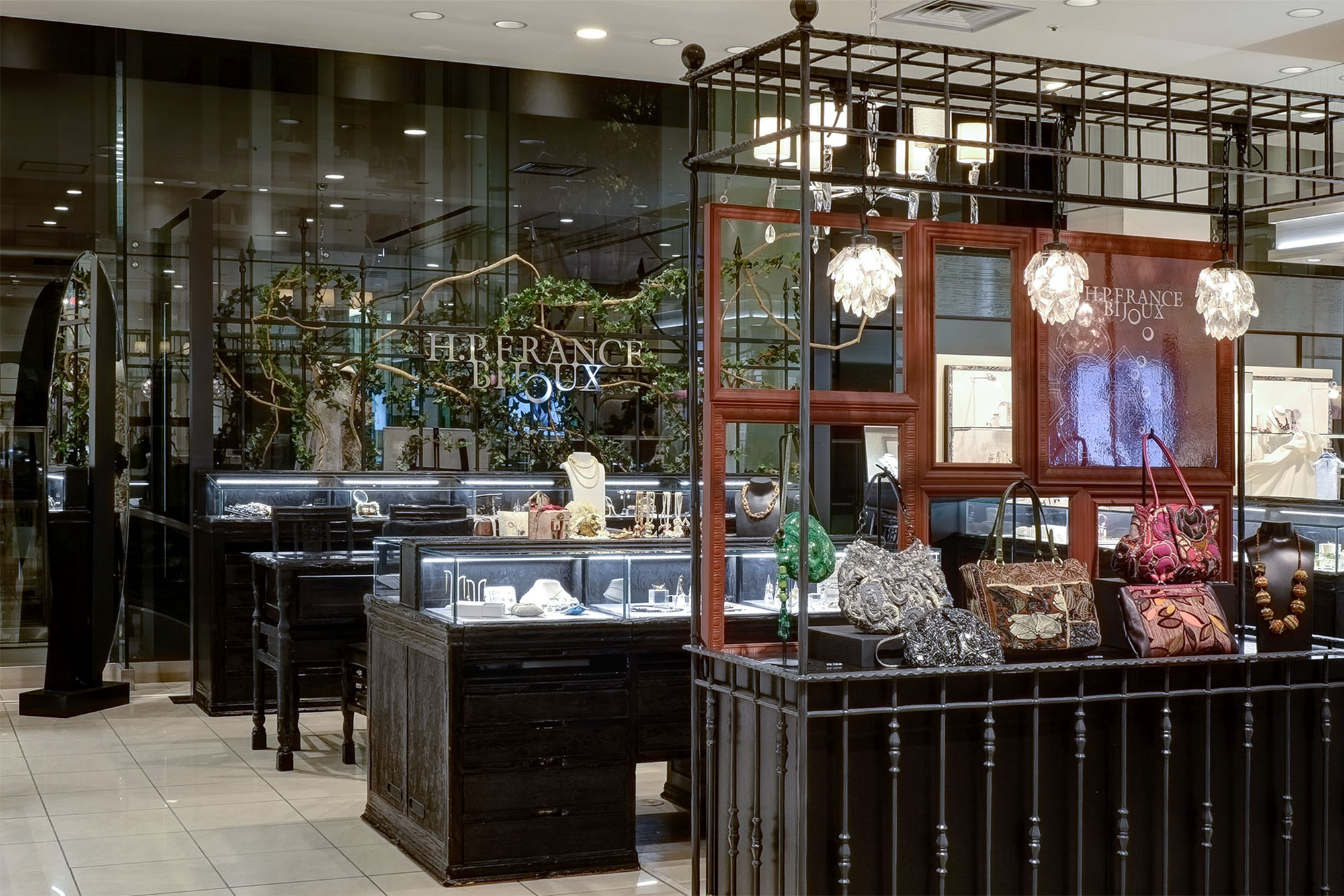 News 福岡店閉店のご案内 News 公式 H P France Bijoux アッシュ ペー フランス ビジュー 公式サイト ジュエリー ブライダル ヴィンテージ